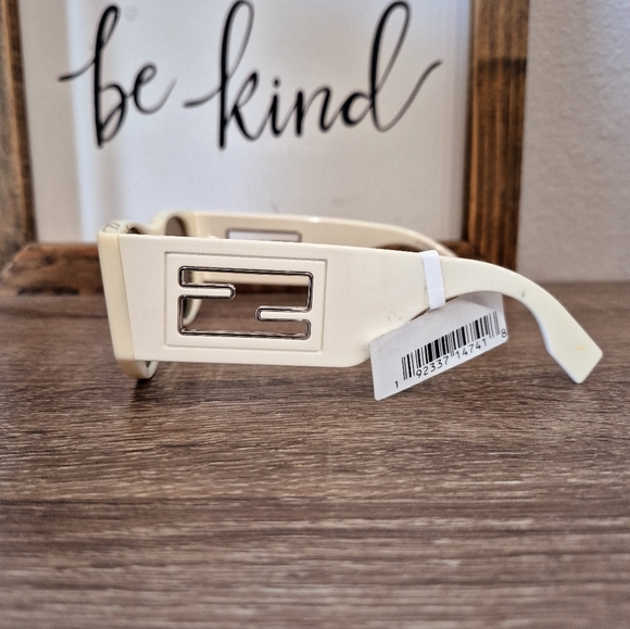 FENDI Sunglasses, FE40109I,  54-18 145, AUTHENTIC - Picture 6 of 9